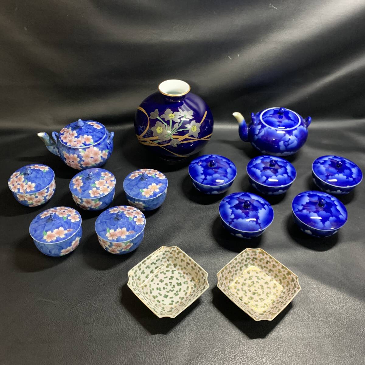 最新作 深川製磁 瑠璃釉 茶器揃い 2セット 香蘭社花瓶 小皿2枚 最新作 深川製磁 瑠璃釉 茶器揃い 2セット 香蘭社花瓶 小皿2枚