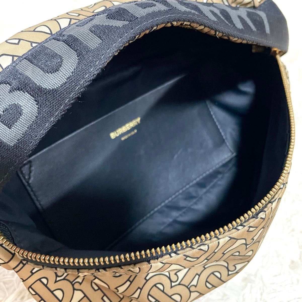 BURBERRY バーバリー ボディバッグ ウエストバッグ TBロゴ 総柄 BURBERRY バーバリー ボディバッグ ウエストバッグ TBロゴ 総柄