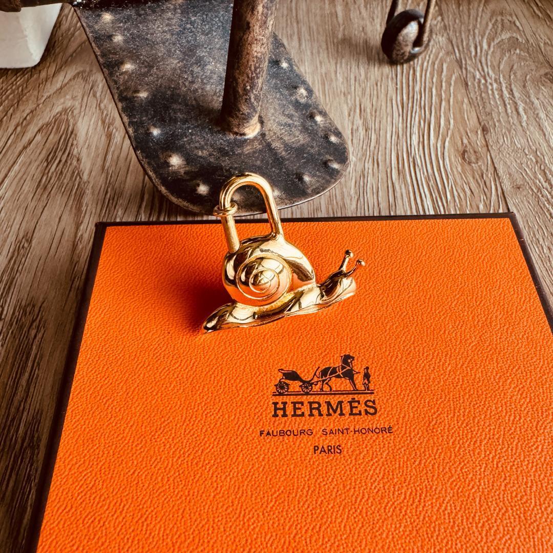 エルメス HERMES 希少 カデナ 1995年限定 かたつむり カタツムリ エルメス HERMES 希少 カデナ 1995年限定 かたつむり カタツムリ