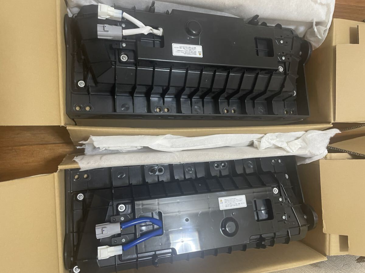 KOITO (小糸製作所) オールLEDリアコンビネーションランプ 3連 KOITO (小糸製作所) オールLEDリアコンビネーションランプ 3連