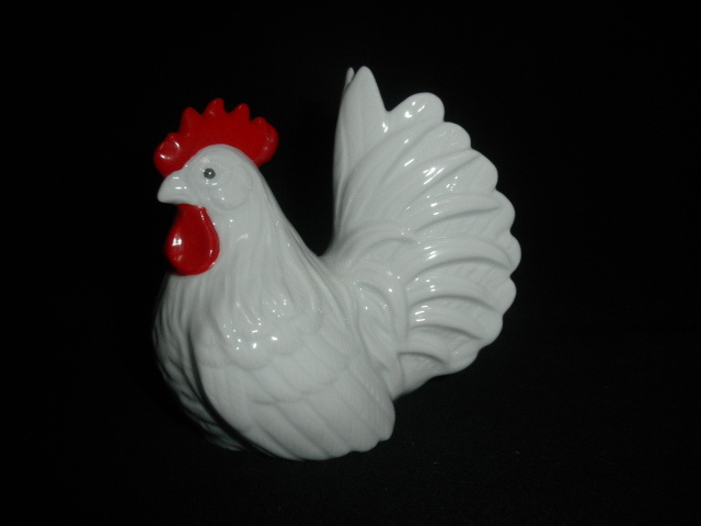 有田焼　一陶窯　干支の置物　白磁　ニワトリ　鶏　にわとり　寿光堂作　一陶のロゴ印あり　サイズ　高さ11.3cm　横幅11.5cm_画像10
