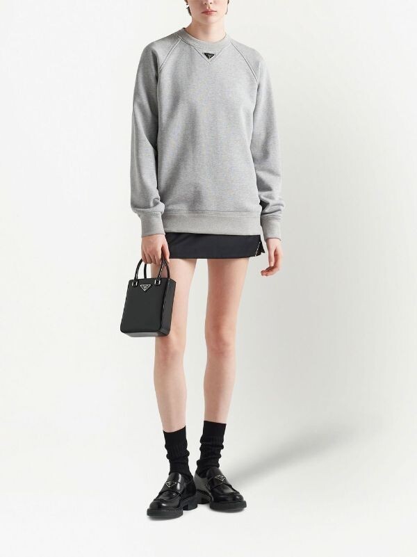定価16 5万 プラダ ロゴプレート スウェット XS グレー PRADA 定価16 5万 プラダ ロゴプレート スウェット XS グレー PRADA
