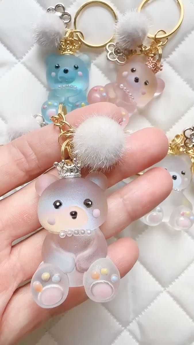 レジンキーホルダー 王冠くまさん
