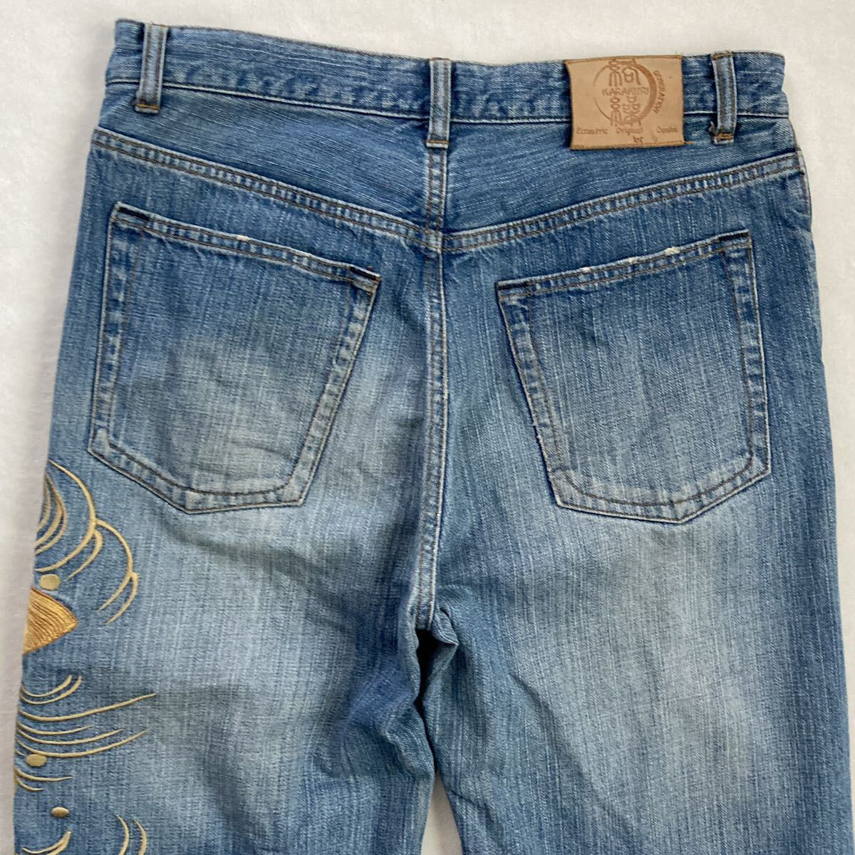 .. душа джинсы Denim брюки мир рисунок вышивка обыкновенный карп 
