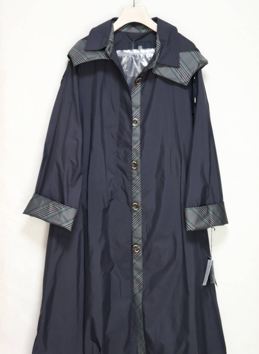 新品【アクアスキュータム】NEWデザイン レインコート フード脱着可 M-L 新品タグ付き【アクアスキュータム】NEWモデル レインコート