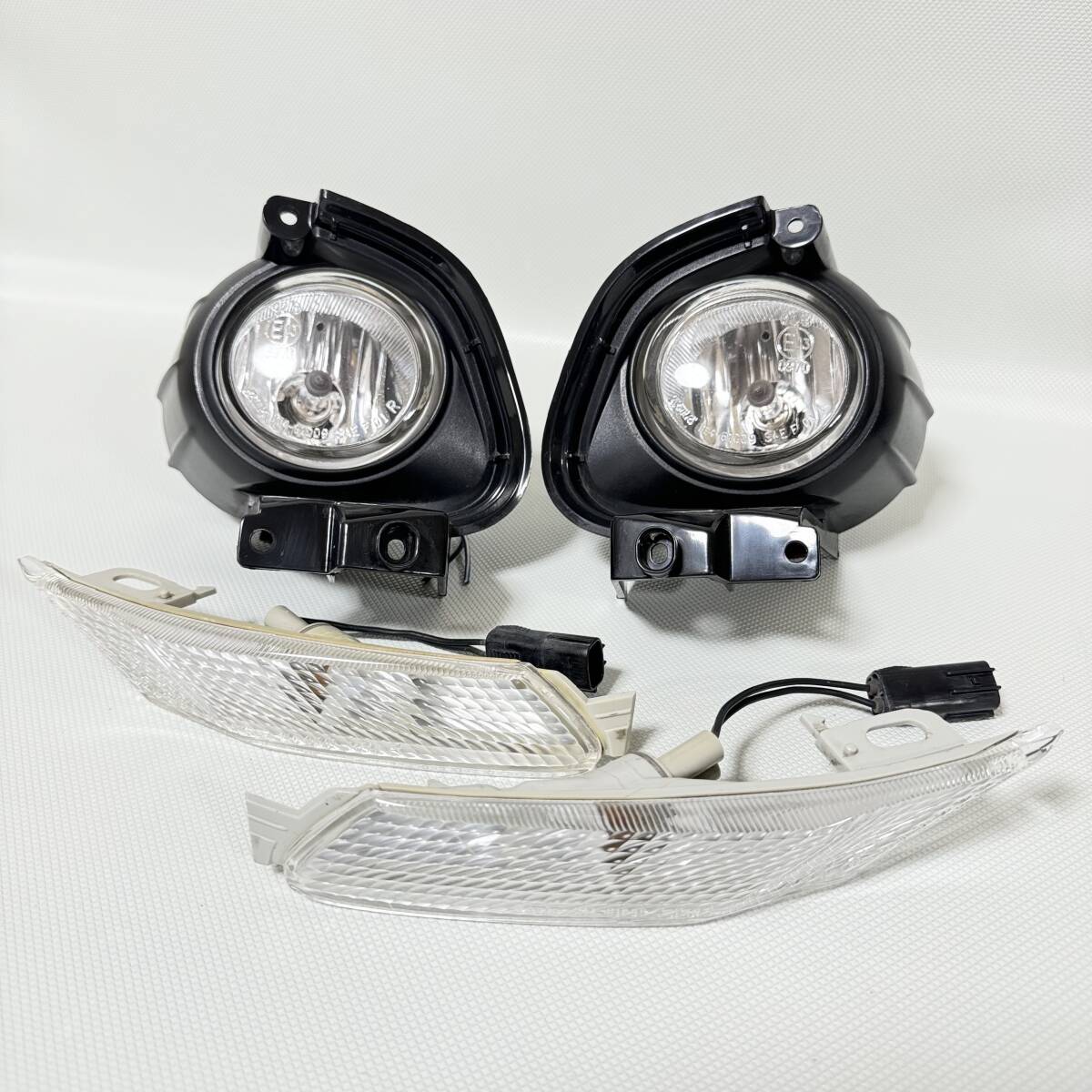 RX-8 SE3P フォグランプ左右 KOITO 114-61009 RX-8 SE3P フォグランプ左右 KOITO 114-61009