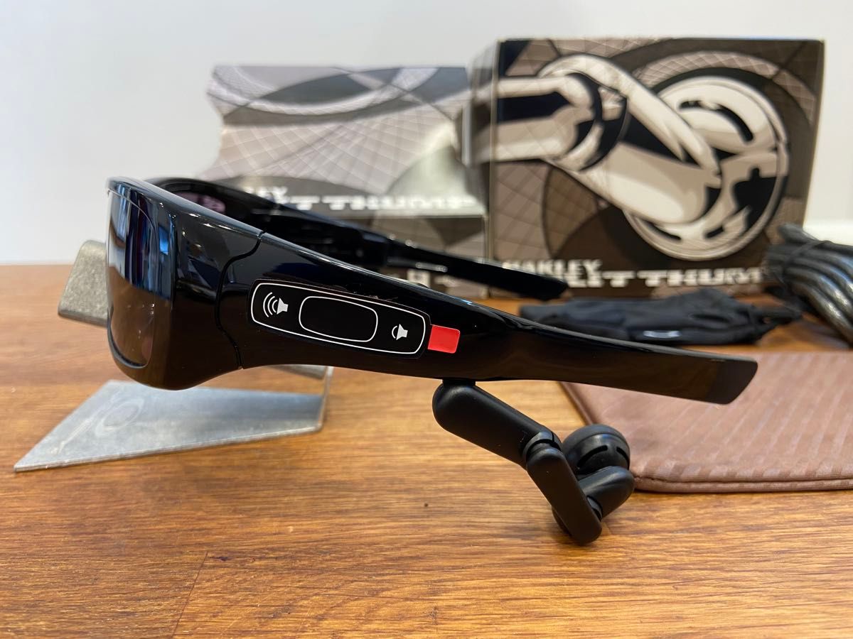 新品】国内販売終了品/オークリー/OAKLEY SPLIT THUMP(512MB 新品】国内販売終了品/オークリー/OAKLEY SPLIT THUMP(512MB