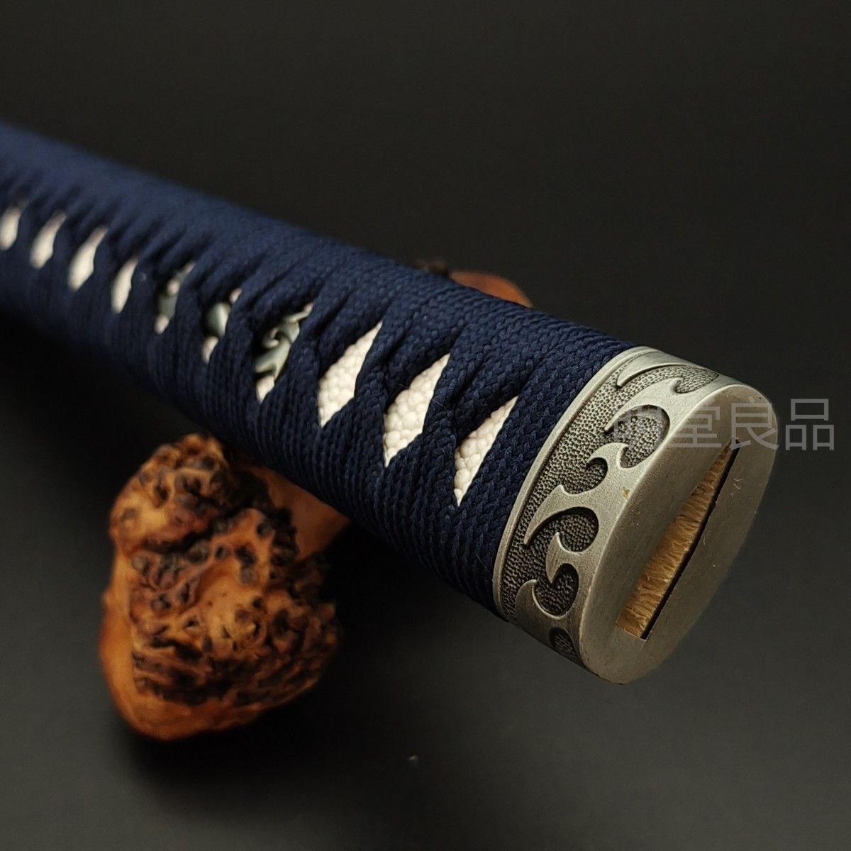 LM05日本刀柄 新品 全長約26CM 龍紋縁頭目貫 合成鮫皮 木柄 綿巻 LM05日本刀柄 新品 全長約26CM 龍紋縁頭目貫 合成鮫皮 木柄 綿巻