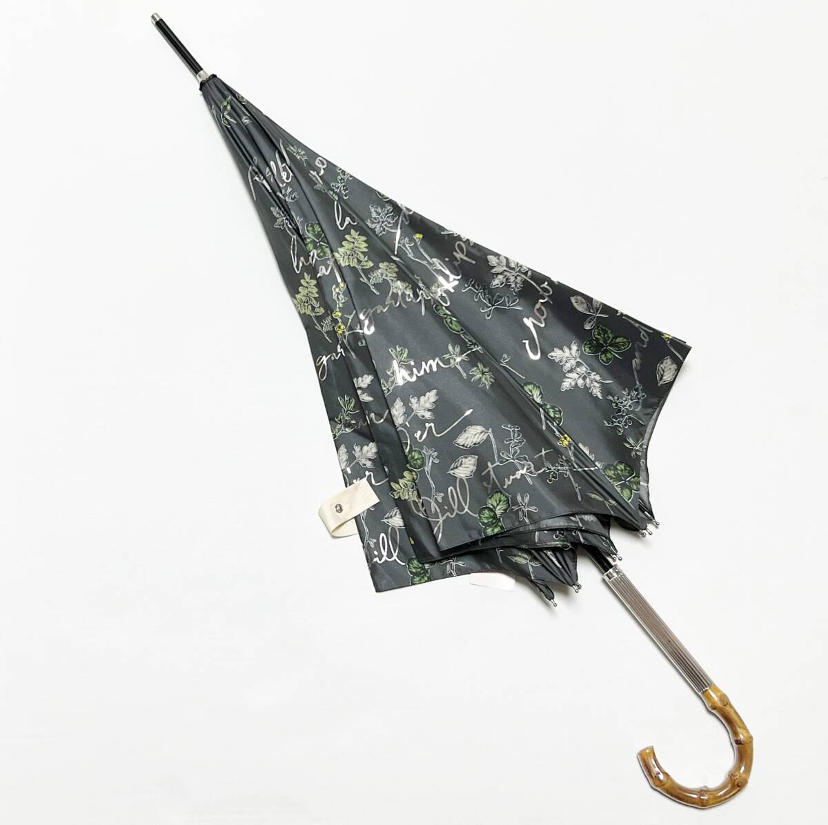 《JILLSTUART ジル スチュアート》新品 上品 メッセージ箔押し 四つ葉のクローバー・ボタニカル柄長傘 雨傘 8本骨 バンブーハンドル S0086