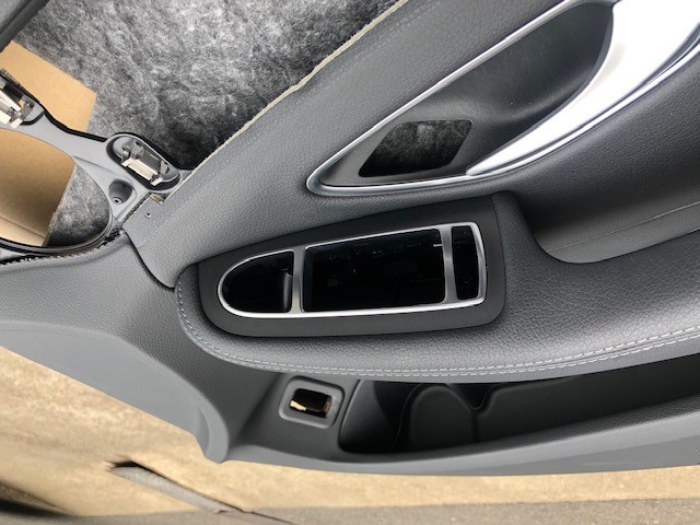メルセデス ベンツe220d にスピーカーを取り付けました 福岡のカーオーディオ専門店トーン