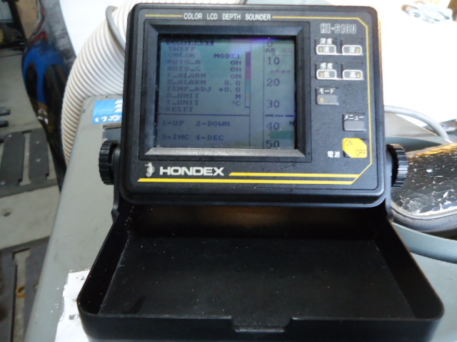 激安通販サイト 人気 △◇▽ HONDEX 魚探/乾電池式ポータブル魚群探知機 [HE-6100 モニター5型未満