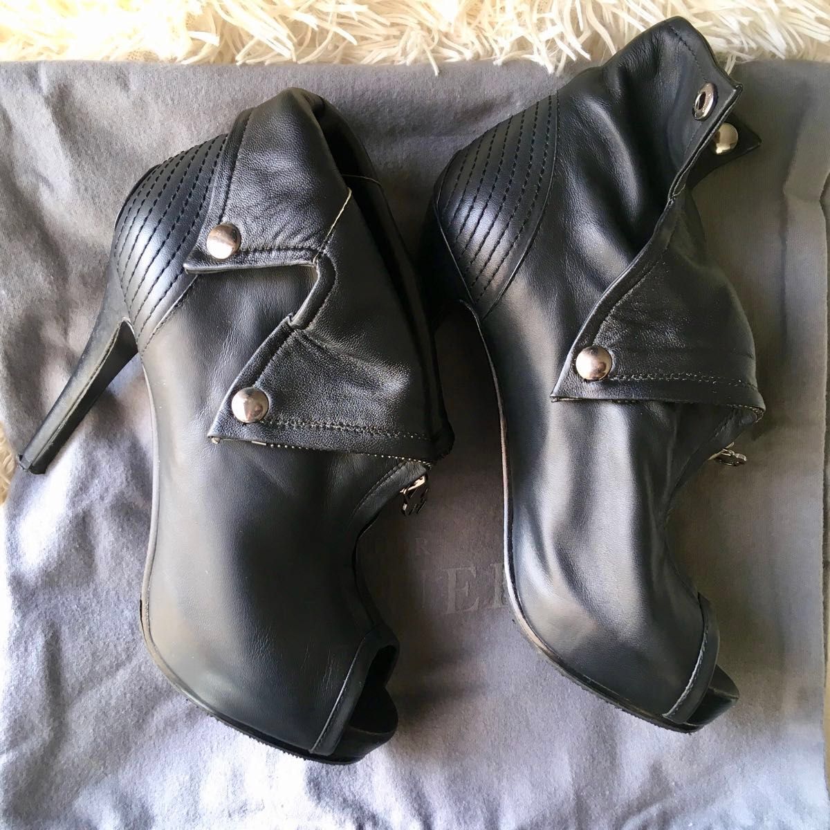 ショートブーツ・ブーティ alexander mcqueen 名品 美品級 Alexander McQueen/マックイーン オープントゥ