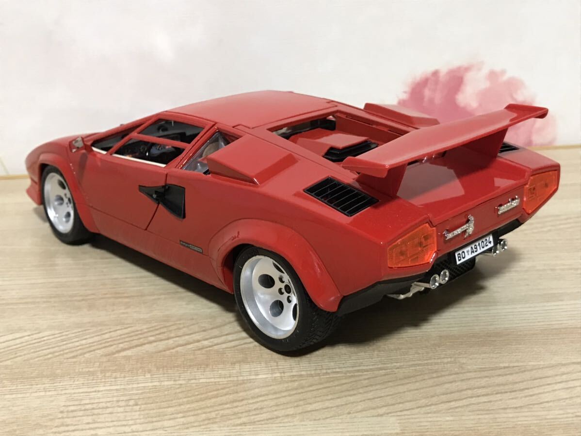 Bburago 1:18 ランボルギーニ カウンタック 5000 Quattrovalvole