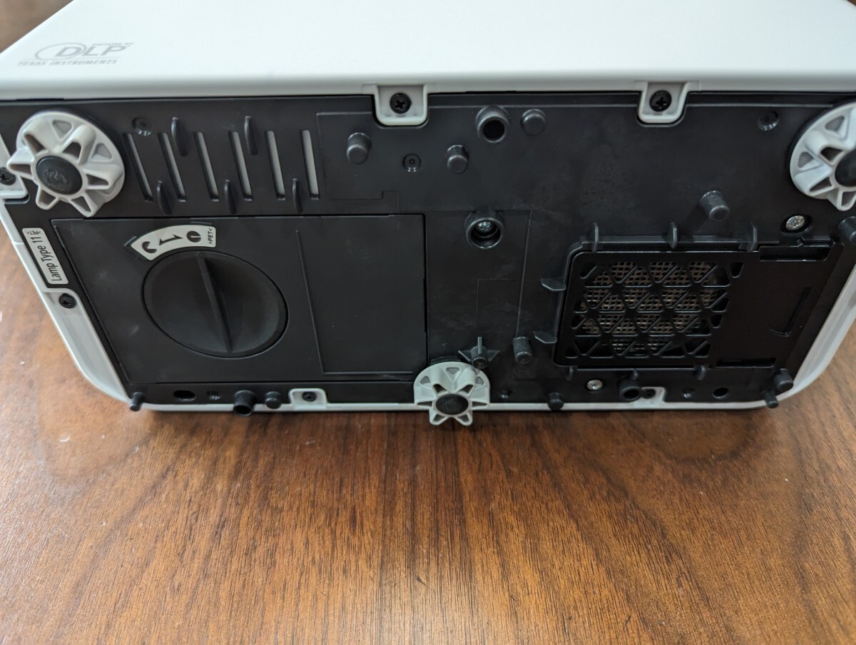 RICOH 超短焦点プロジェクターPJWX4152N1 /ランプ使用 19時間 RICOH 超短焦点プロジェクターPJWX4152N1 /ランプ使用 19時間