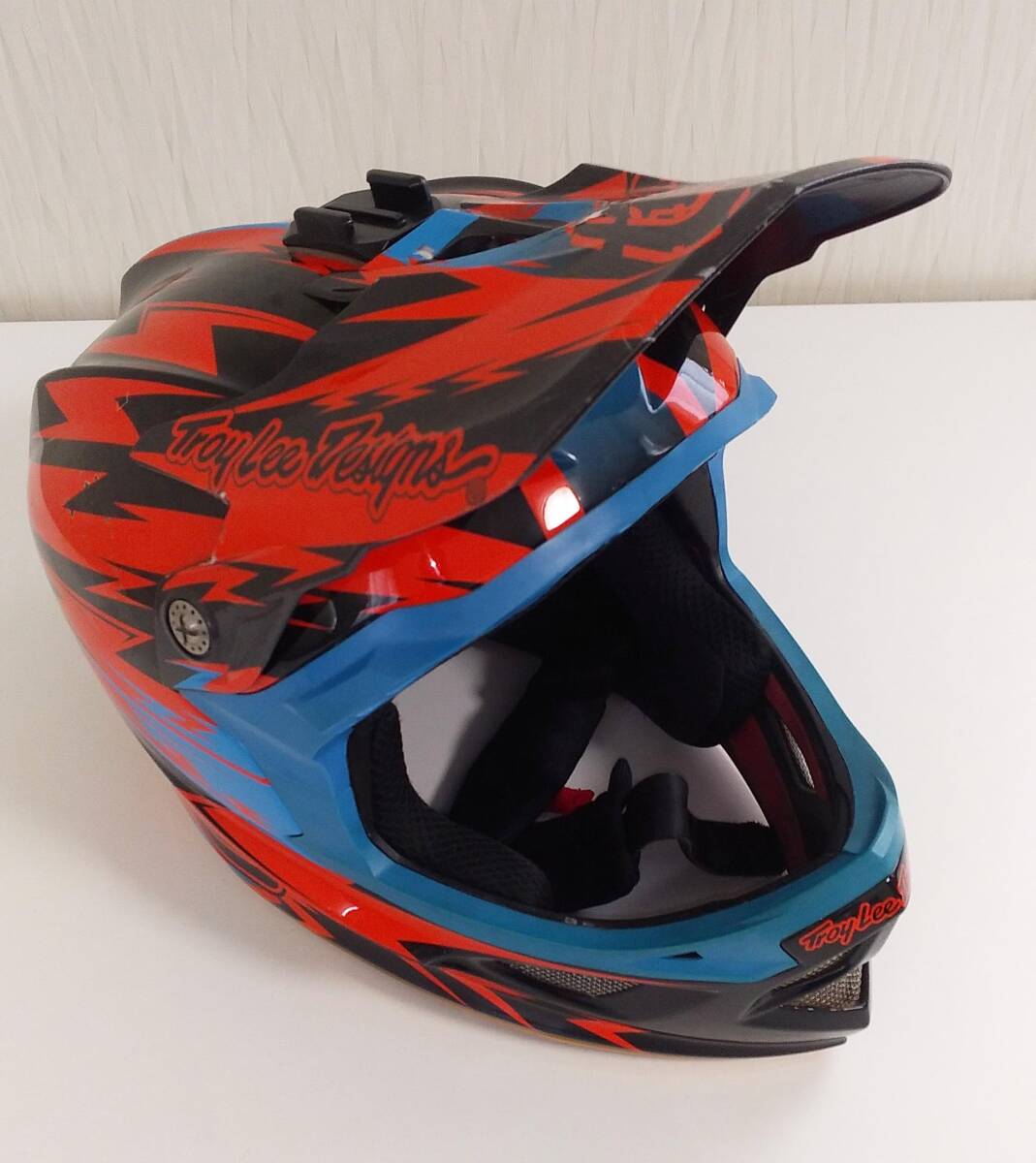 ダウンヒルヘルメット Troy Lee(トロイリー)D3 カーボンヘルメット Mサイズ