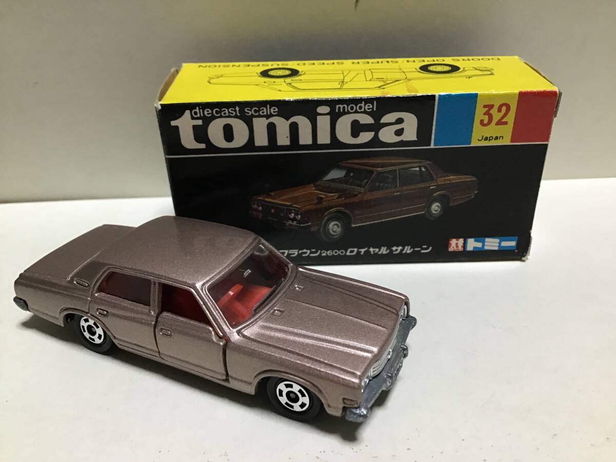  Tomica чёрный коробка 32 Toyota Crown 2600 Royal saloon сделано в Японии 