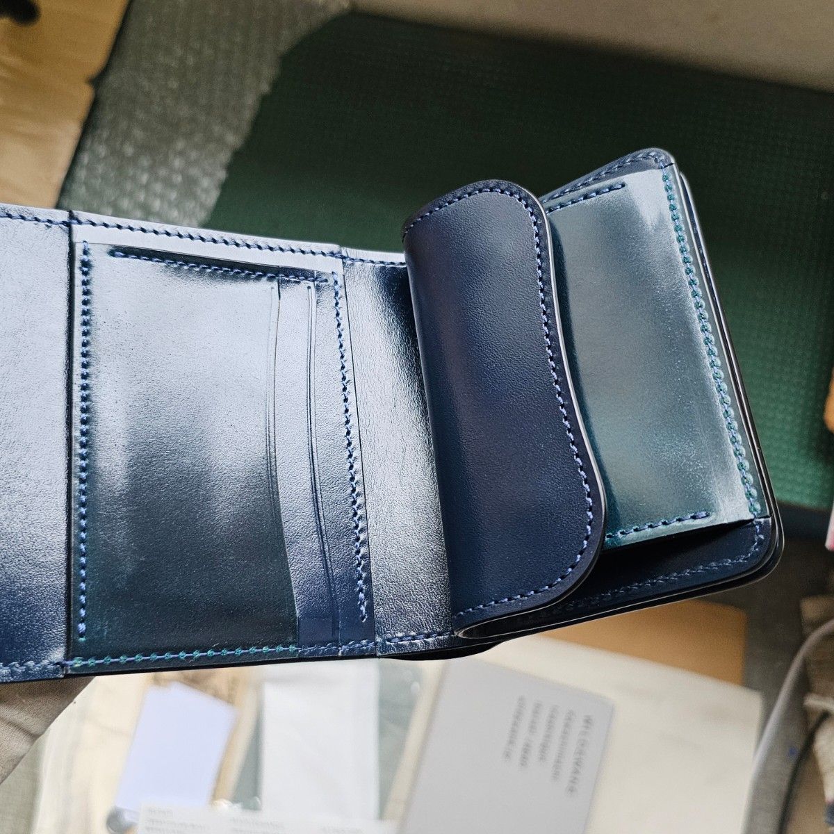 新品!交渉可!シェルコードバン,インテンスブルー,イーノ,革,サドルプルアップ,eno,サドル,ワイルドスワンズ,コードバン,財布 新品!交渉可!シェルコードバン,インテンスブルー,イーノ,革,サドルプルアップ,eno,サドル,ワイルドスワンズ,コードバン,財布