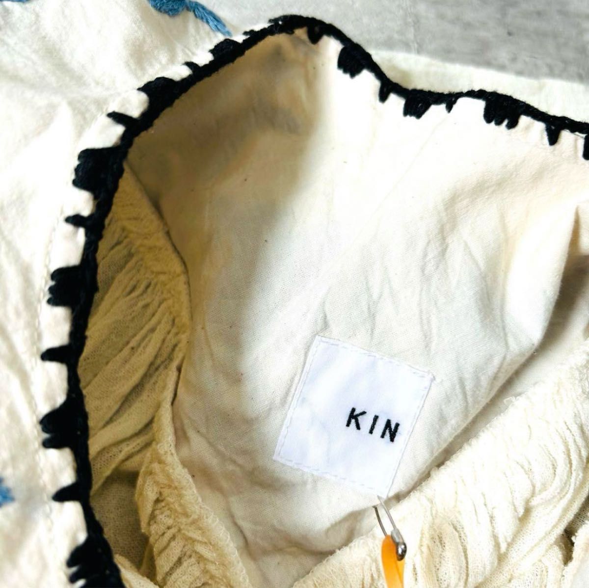 KINキン タグ付き】machupichu shop オオシマレイ 刺繍 ブラウス KINキン タグ付き】machupichu shop オオシマレイ 刺繍 ブラウス