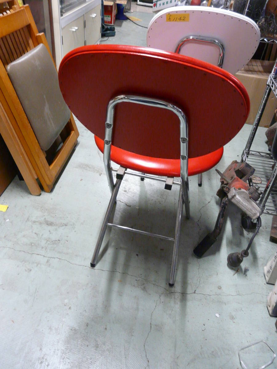 白と赤の折りたたみ椅子_画像7