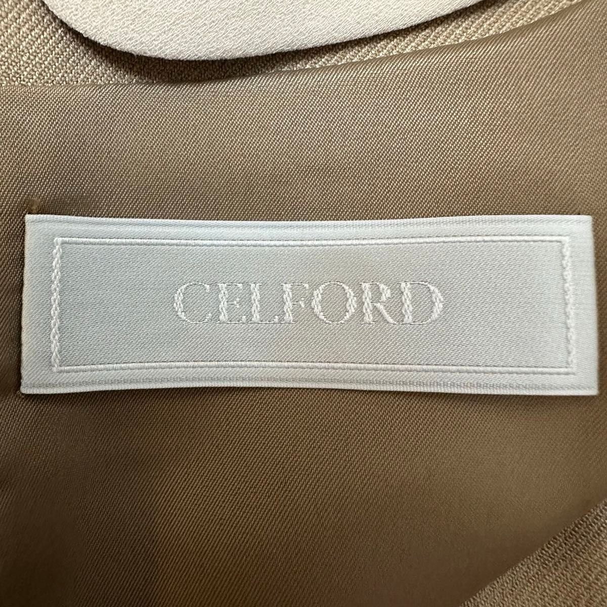 CELFORD セルフォード 襟付きタイトワンピース ベージュ 36 CELFORD セルフォード 襟付きタイトワンピース ベージュ 36