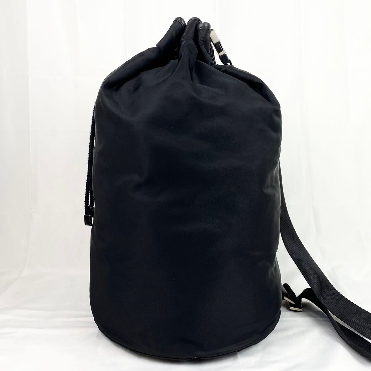 PRADA ショルダーバッグ 巾着バッグ ナイロン テスート ロゴ金具 PRADA ショルダーバッグ 巾着バッグ ナイロン テスート ロゴ金具
