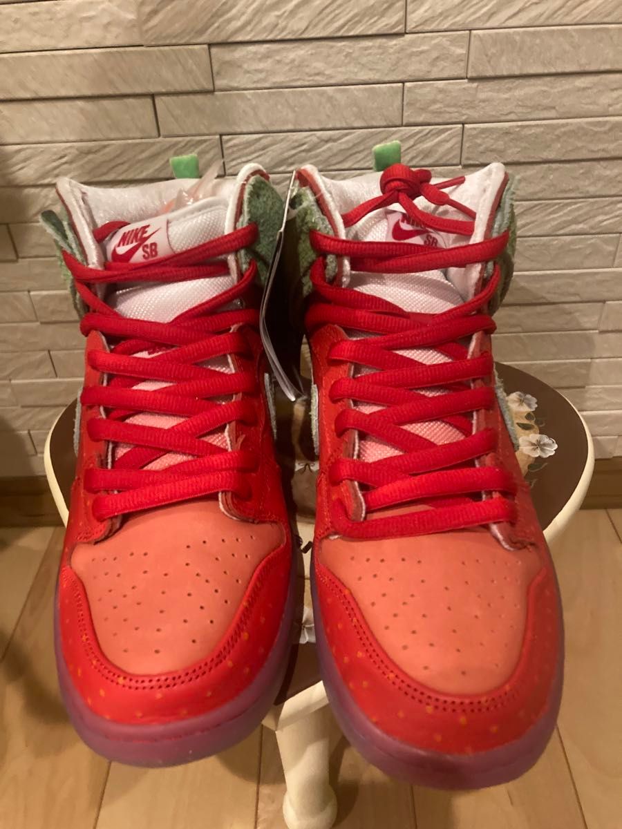 Nike SB Dunk High Strawberry CoughナイキSB ダンク ハイ Nike SB Dunk High Strawberry CoughナイキSB ダンク ハイ