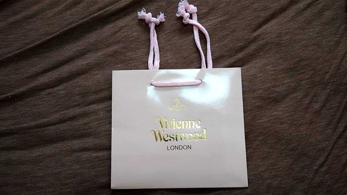 新品未使用】Vivienne Westwood 長財布 花柄 ヴィヴィアン 新品未使用】Vivienne Westwood 長財布 花柄 ヴィヴィアン