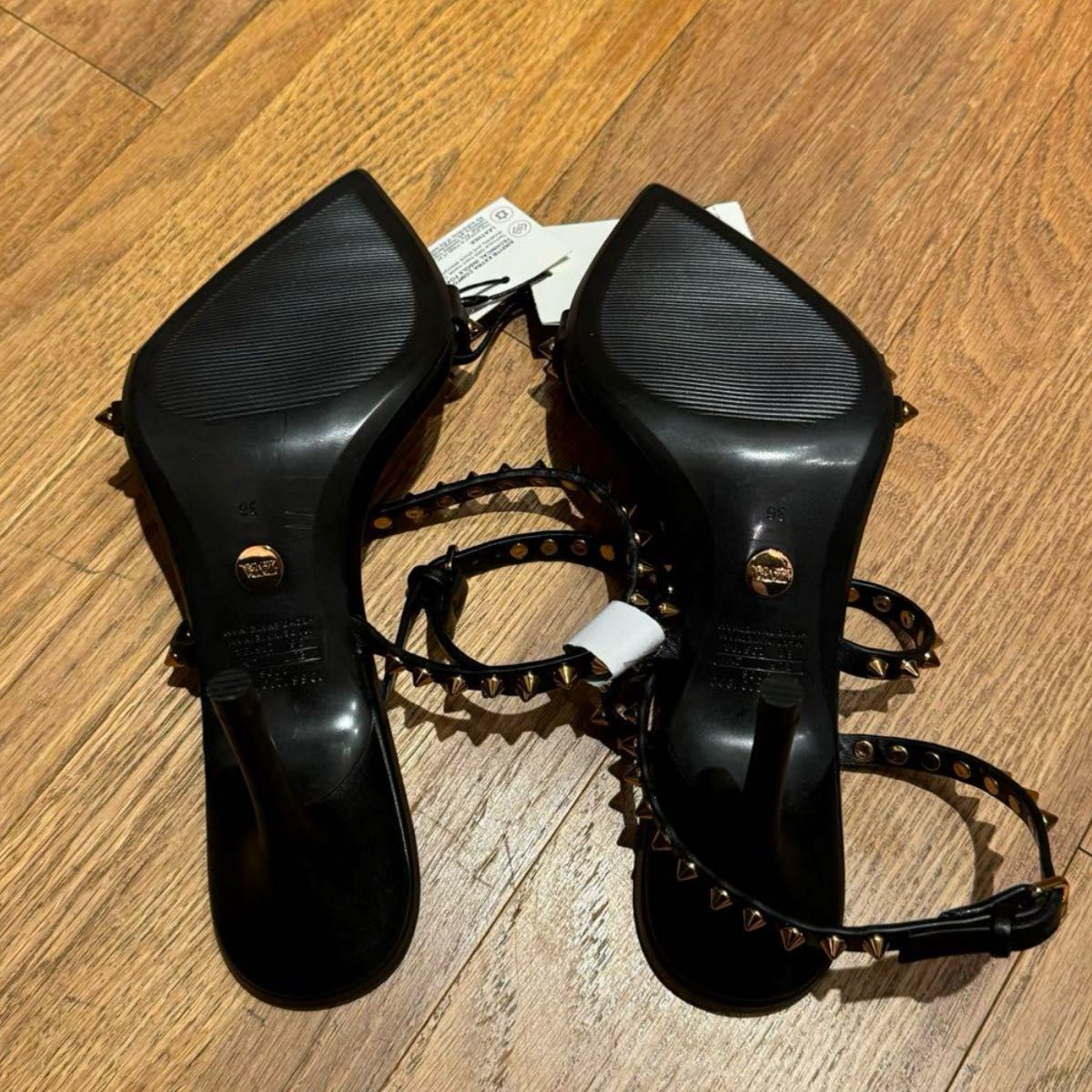 ZARA スタッズサンダル36|Yahoo!フリマ(旧PayPayフリマ) ZARA スタッズサンダル36|Yahoo!フリマ(旧PayPayフリマ)