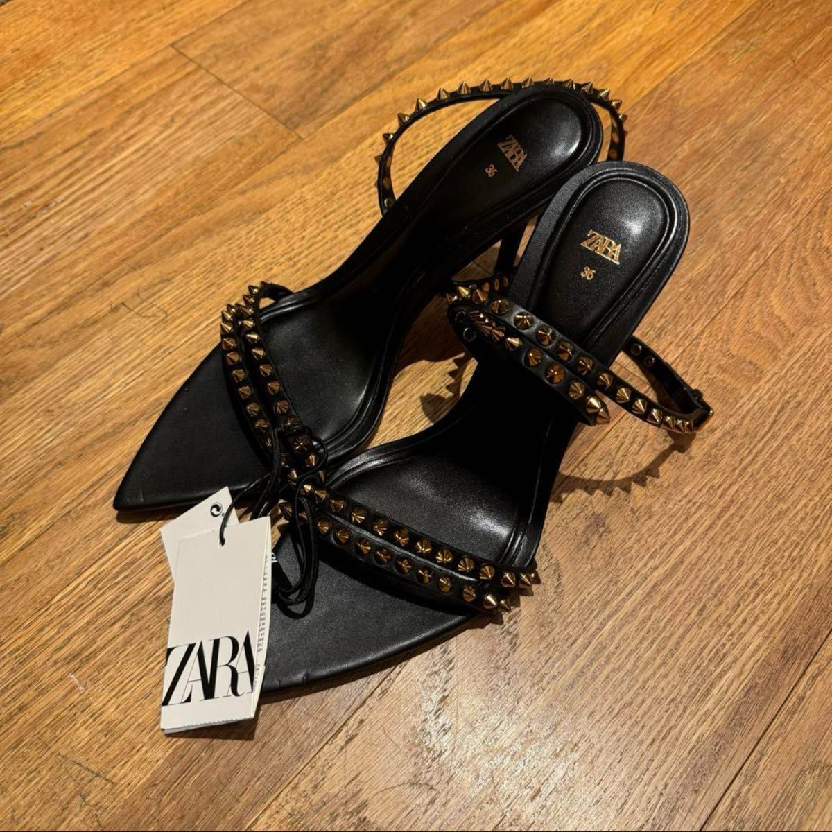 ZARA スタッズサンダル36|Yahoo!フリマ(旧PayPayフリマ) ZARA スタッズサンダル36|Yahoo!フリマ(旧PayPayフリマ)