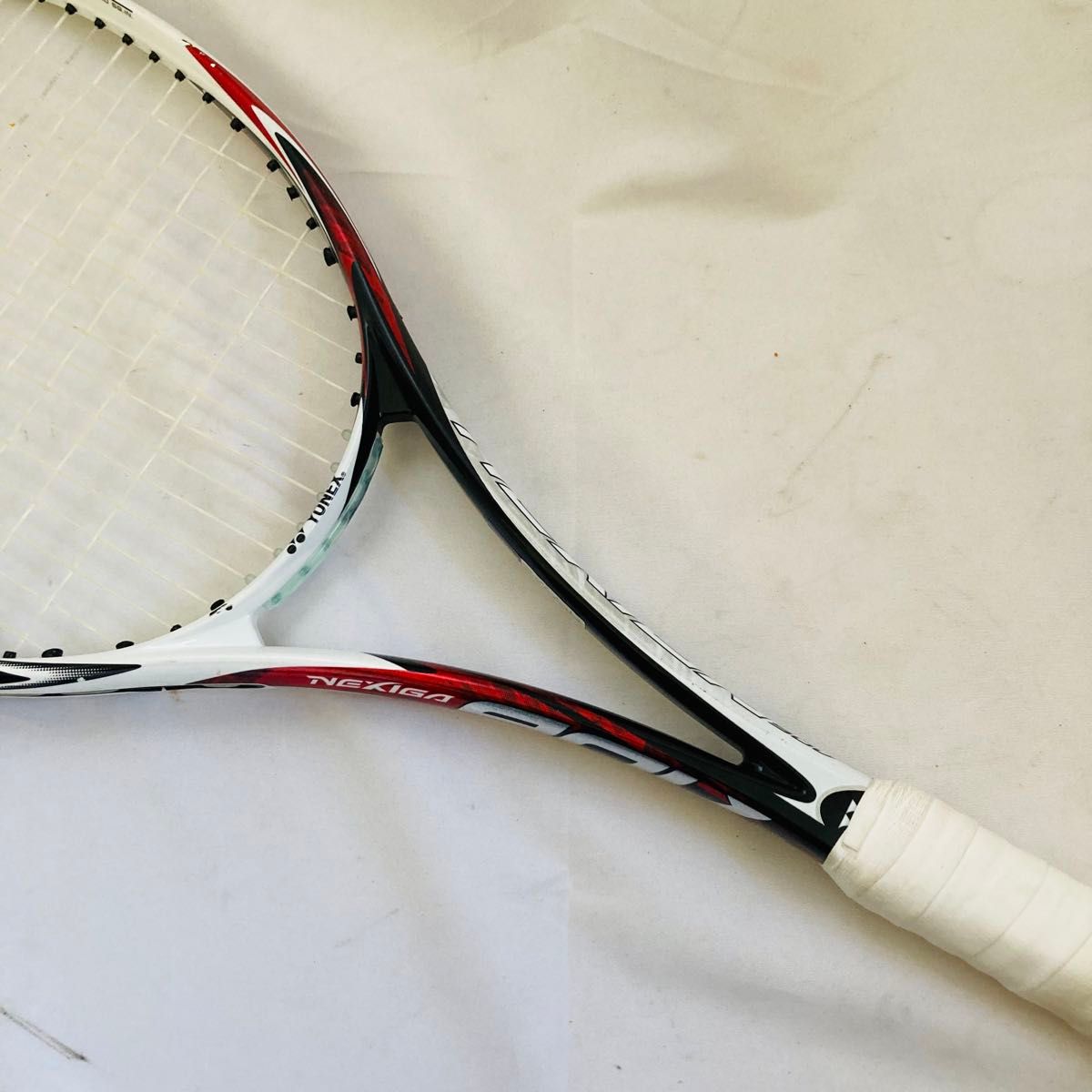 ヨネックス NEXIGA90V ネクシーガ90V UL1 黒 白 赤 ブラック ヨネックス NEXIGA90V ネクシーガ90V UL1 黒 白 赤 ブラック