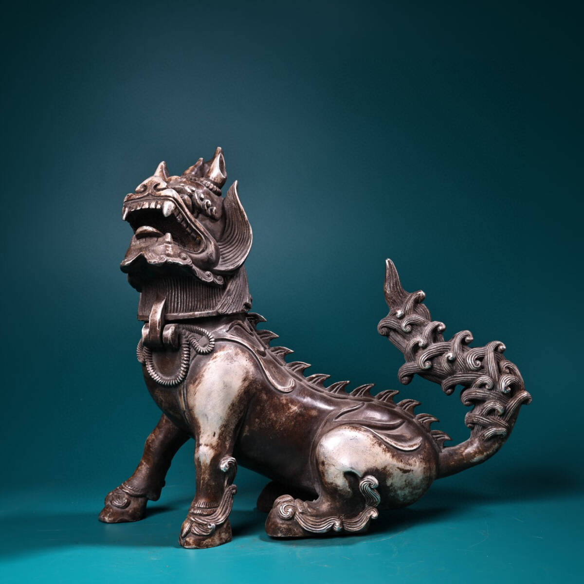 超珍館蔵】銅製 拓金 蝸牛熏香炉 置物 古賞物 古美術品 稀少珍蔵 超珍館蔵】銅製 拓金 蝸牛熏香炉 置物 古賞物 古美術品 稀少珍蔵