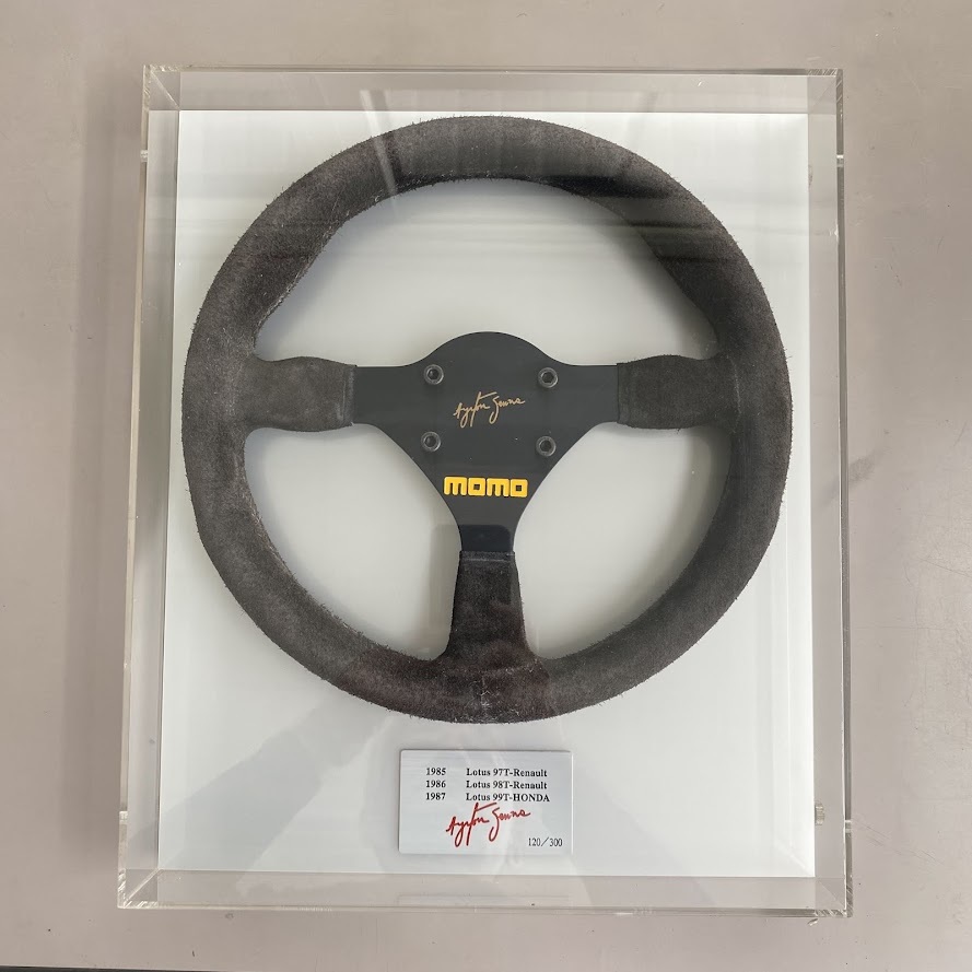 MOMO Ayrton Senna memory 300ps.@ limitation steering wheel MOMO Ayrton Senna memory 300ps.@ limitation steering wheel