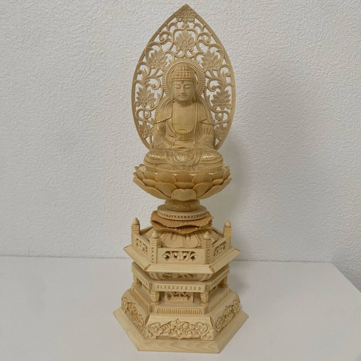 白木　金泥付　座釈迦　２.５寸　六角座【新品】【店頭販売中】