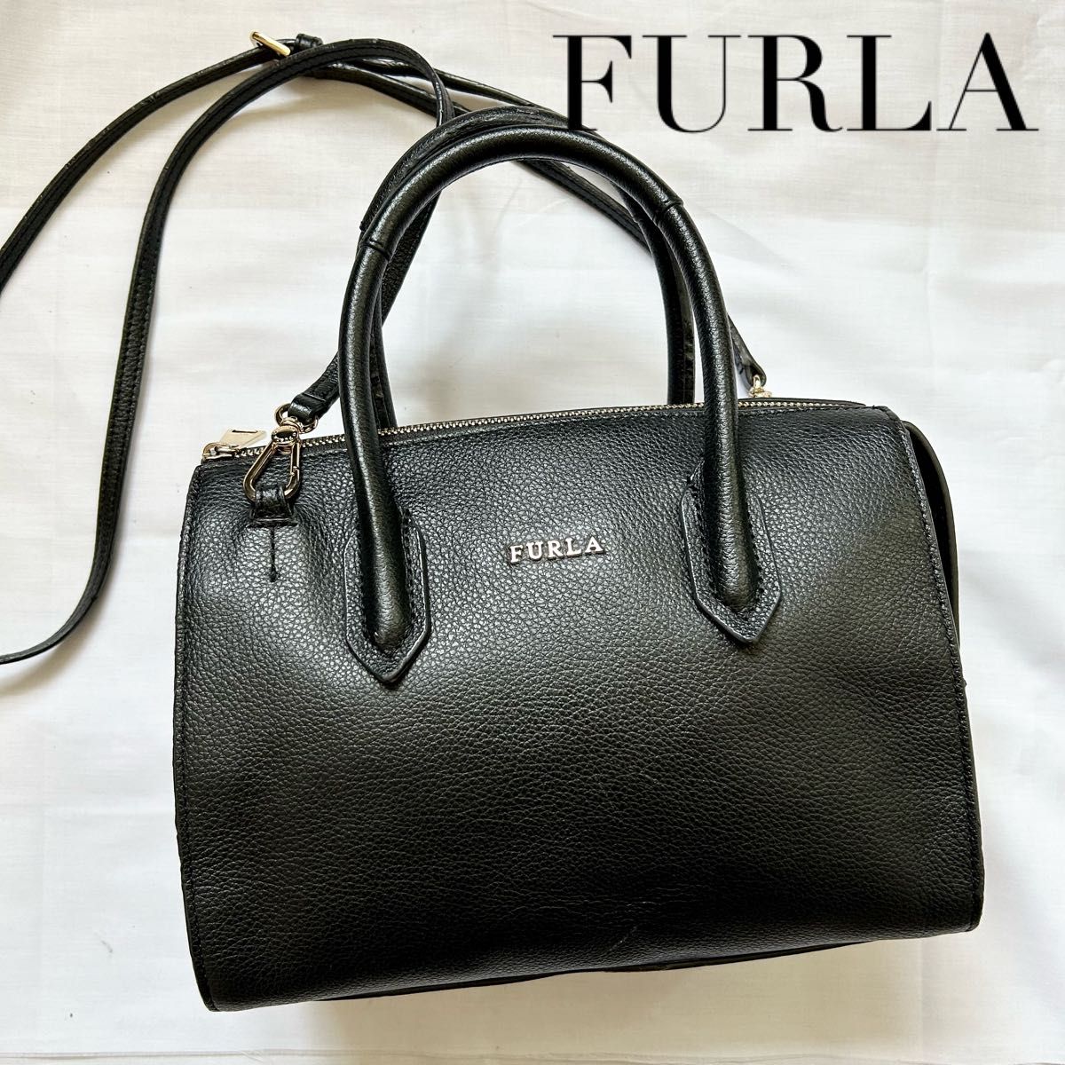 大人気 2way FURLA ショルダーバッグ ハンドバッグ レザー 大人気 2way FURLA ショルダーバッグ ハンドバッグ レザー