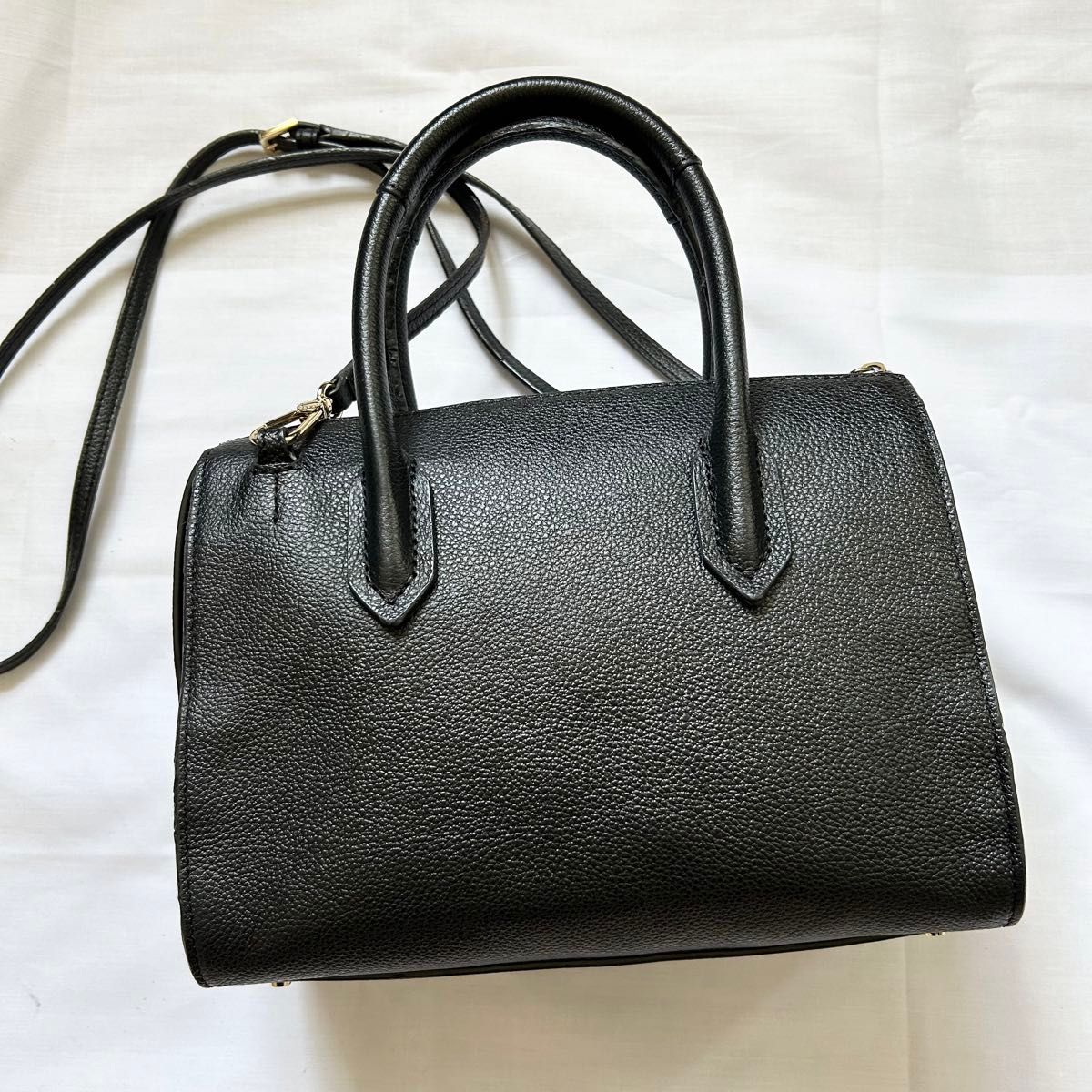 大人気 2way FURLA ショルダーバッグ ハンドバッグ レザー 大人気 2way FURLA ショルダーバッグ ハンドバッグ レザー