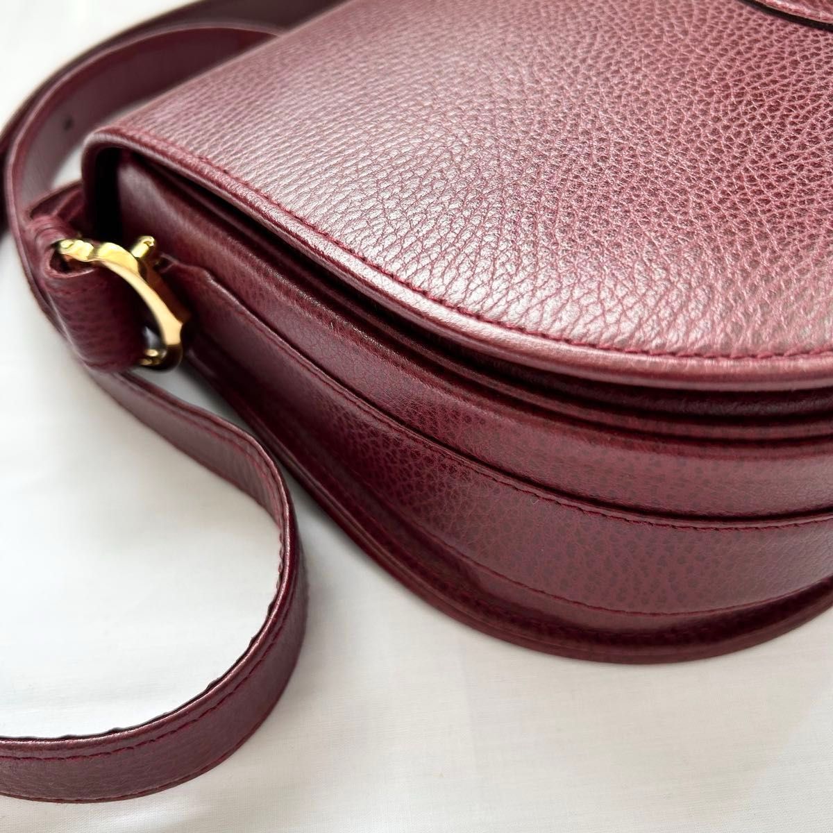 美品 Cartier マストライン ショルダーバッグ ボルドー レザー 美品 Cartier マストライン ショルダーバッグ ボルドー レザー
