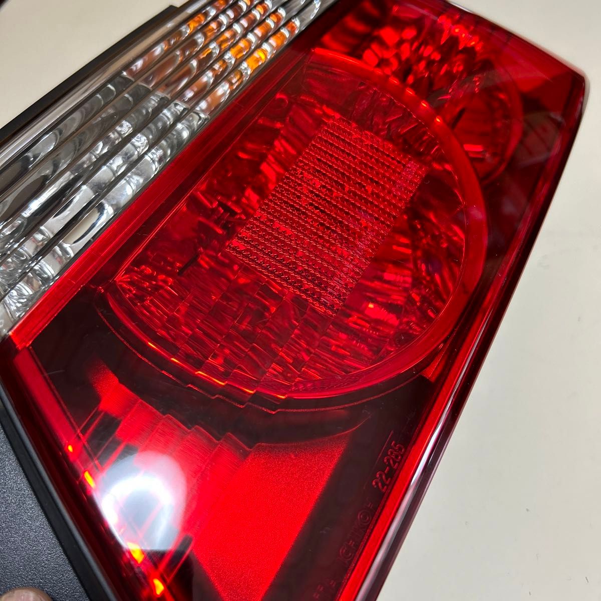 トヨタ チェイサー 後期テールランプ右 JZX100 GX100 100系 トヨタ チェイサー 後期テールランプ右 JZX100 GX100 100系