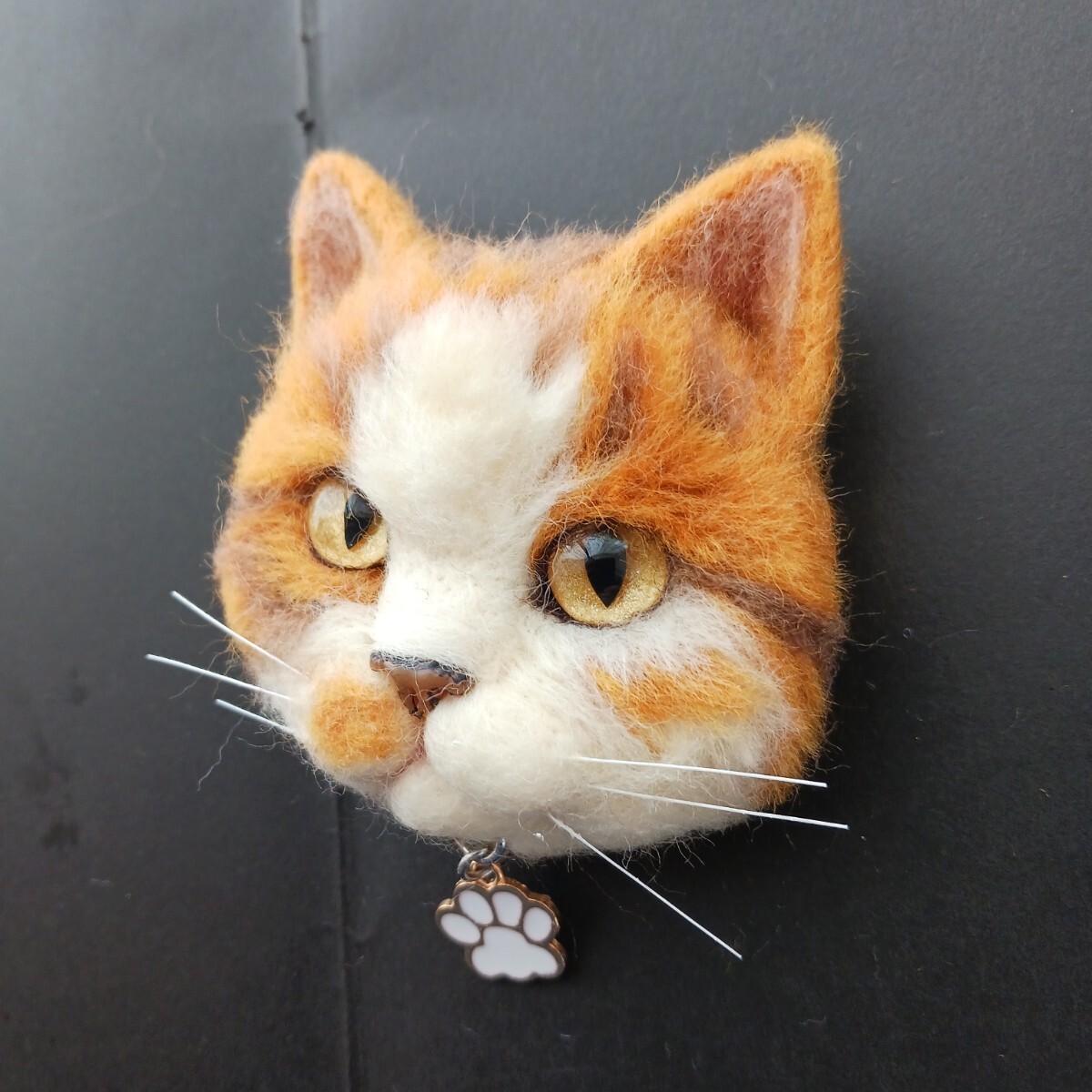 羊毛フェルト クリーム茶トラ 猫 ブローチ キーホルダー 羊毛フェルト クリーム茶トラ 猫 ブローチ キーホルダー