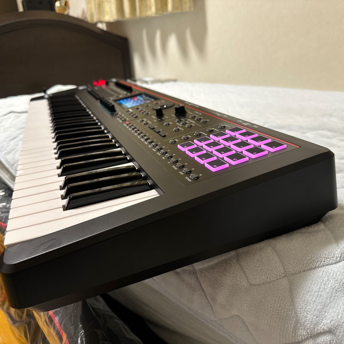 Roland Fantom-06 61鍵 ワークステーション 美品 使用時間僅か Roland Fantom-06 61鍵 ワークステーション 美品 使用時間僅か