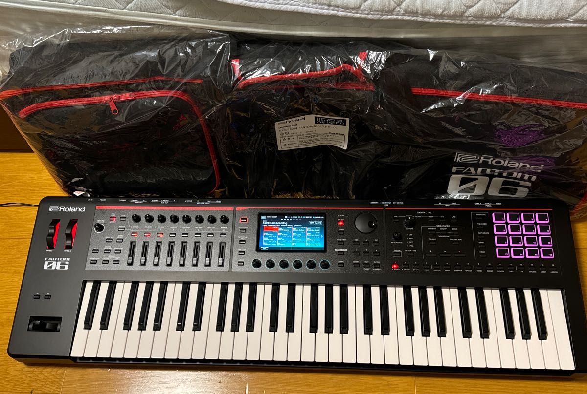 Roland Fantom-06 61鍵 ワークステーション 美品 使用時間僅か Roland Fantom-06 61鍵 ワークステーション 美品 使用時間僅か