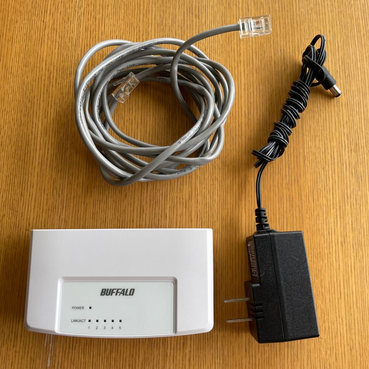 BUFFALO バッファロー 10/100M 5ポートスイッチングハブ LSW3-TX BUFFALO バッファロー 10/100M 5ポートスイッチングハブ LSW3-TX