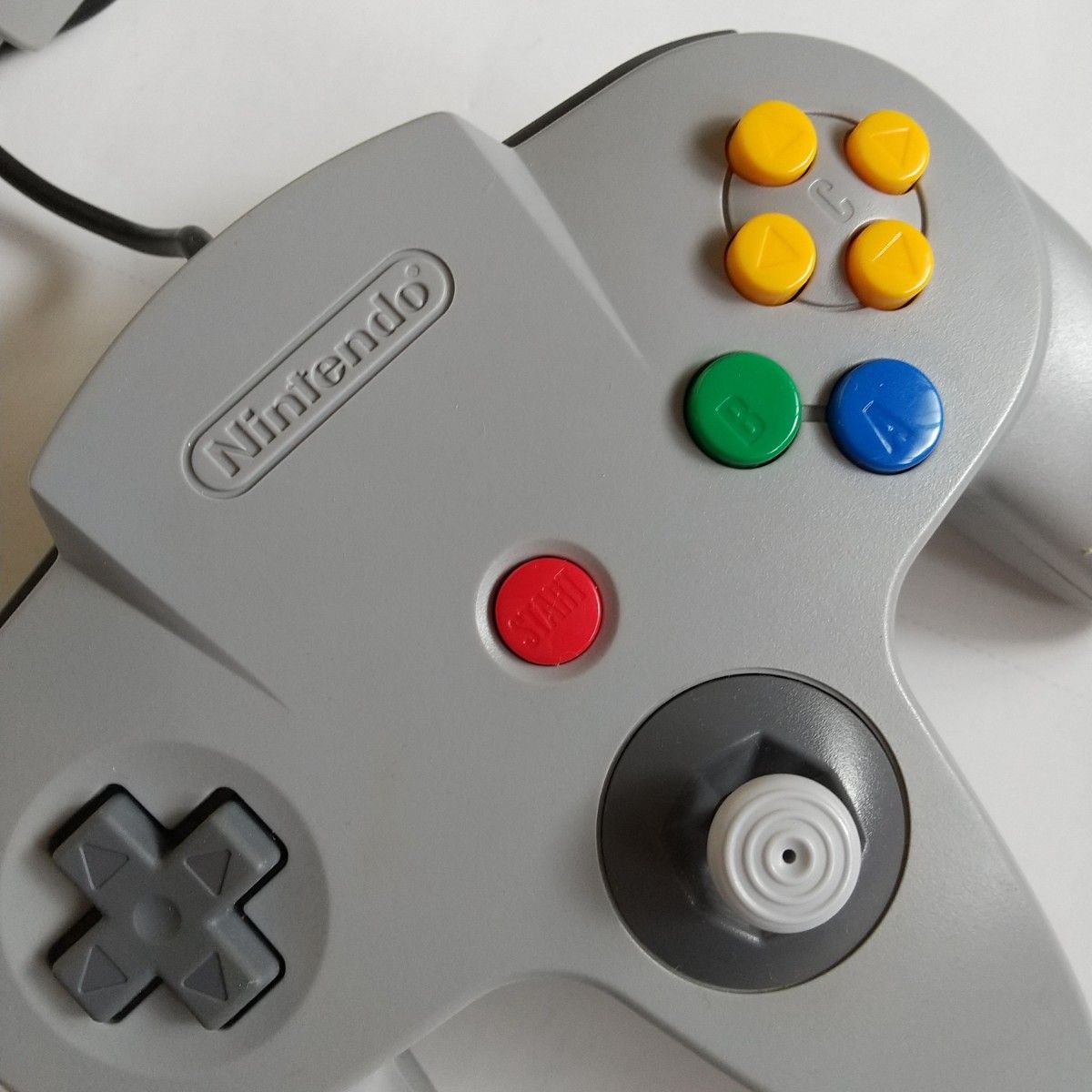 レアパッケージ Nintendo 64 通電確認済み NUS-001 本体 レアパッケージ Nintendo 64 通電確認済み NUS-001 本体