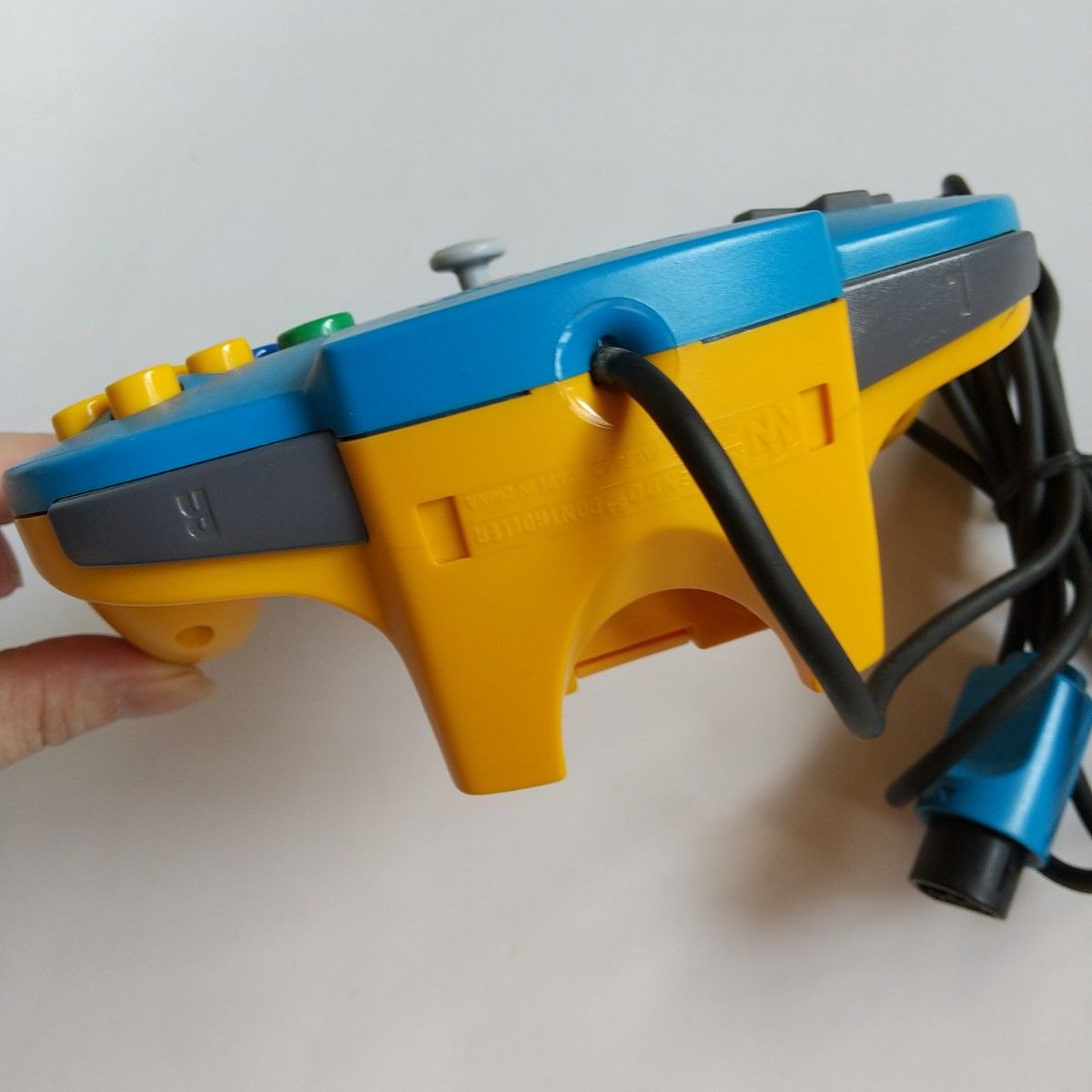 美品 NINTENDO 64 ピカチュウ コントローラブロス ブルー 美品 NINTENDO 64 ピカチュウ コントローラブロス ブルー