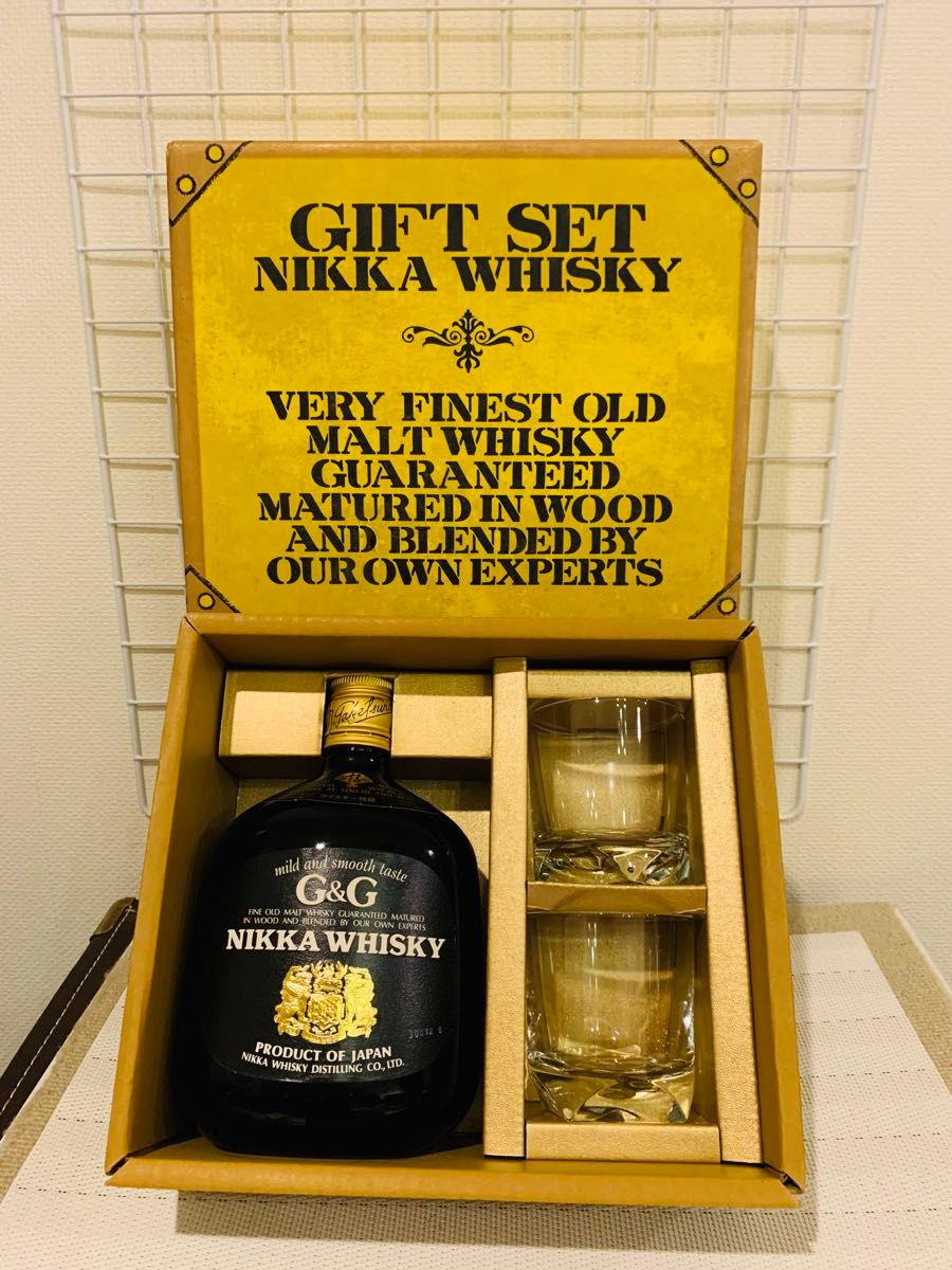 未開封箱付き】ニッカウイスキー G&G黒瓶ロックグラスセット 古 未開封箱付き】ニッカウイスキー G&G黒瓶ロックグラスセット 古