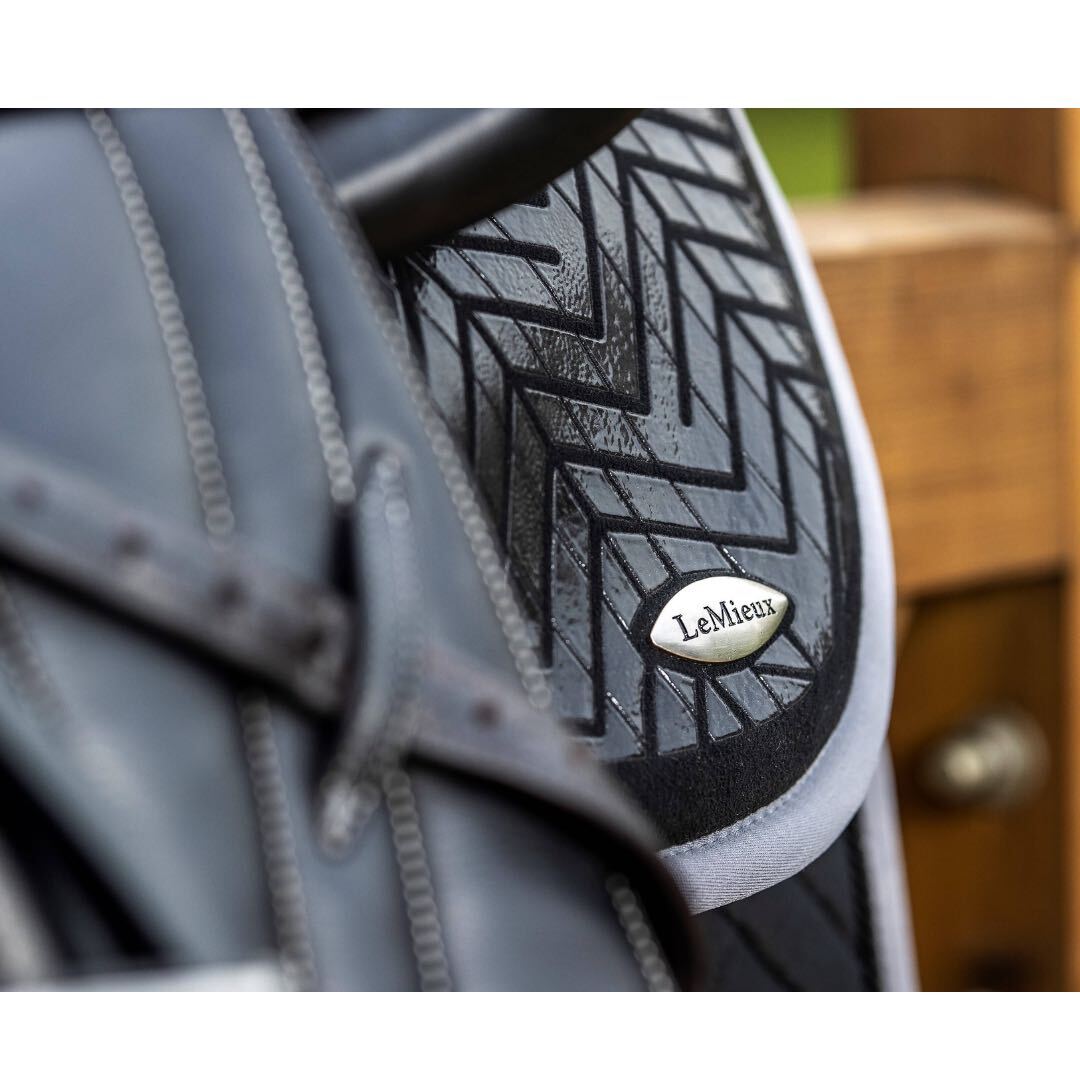 LeMieux 乗馬用品 ハーフパッド メモリーフォーム アンダー LeMieux 乗馬用品 ハーフパッド メモリーフォーム アンダー
