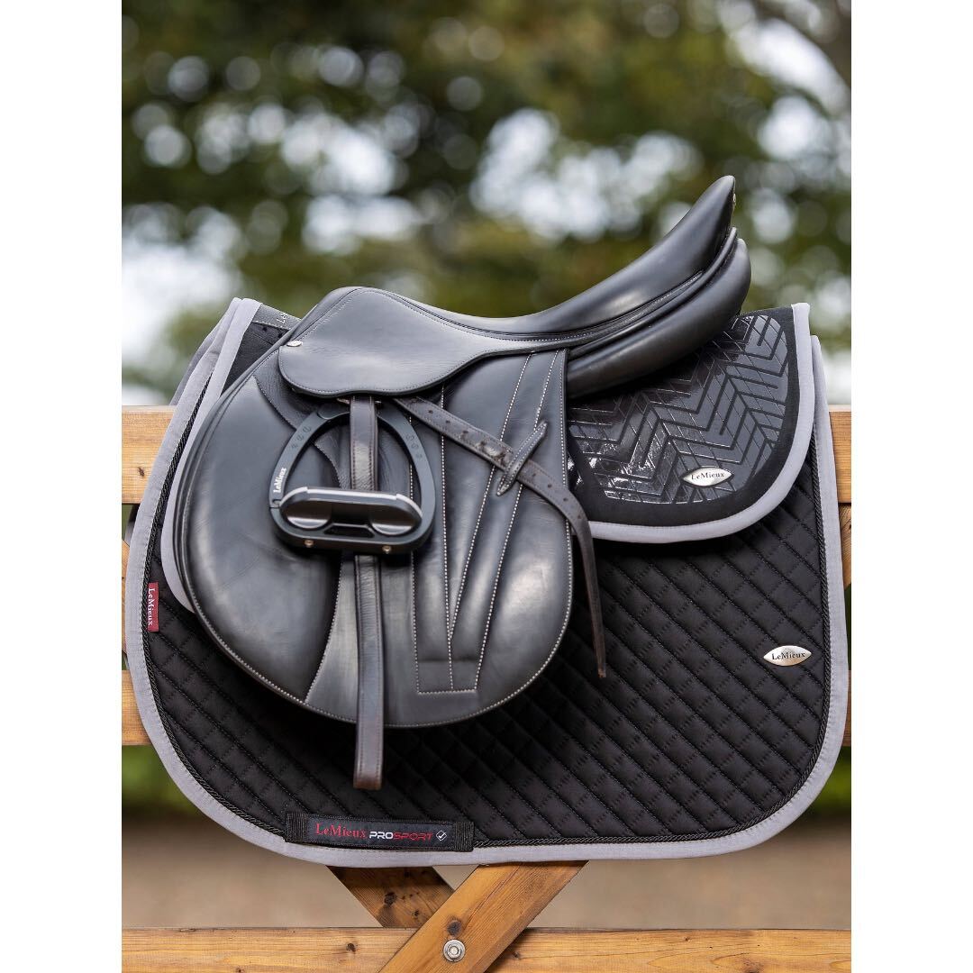 LeMieux 乗馬用品 ハーフパッド メモリーフォーム アンダー LeMieux 乗馬用品 ハーフパッド メモリーフォーム アンダー