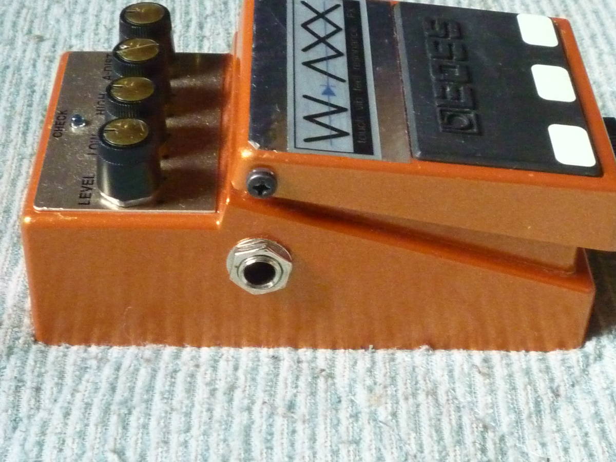 WAXX MOD. BOSS DA-2 Adaptive Distortion TK Special/ Boss WAXX MOD. BOSS DA-2 Adaptive Distortion TK Special/ Boss