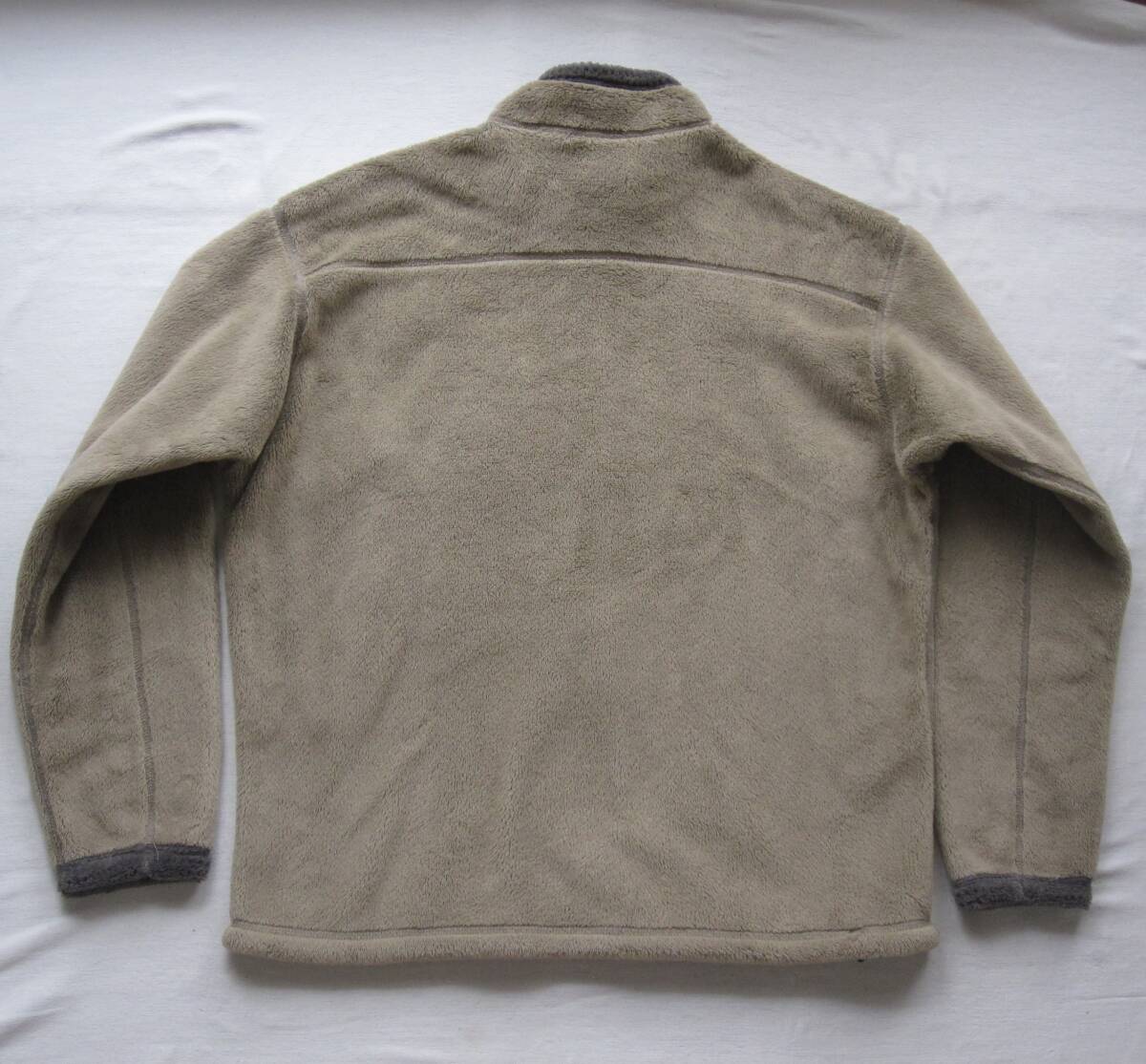 ☆'02 パタゴニア R4ジャケット (L) PEWTER / 刺繍タグ / USA製 ☆'02 パタゴニア R4ジャケット (L) PEWTER / 刺繍タグ / USA製