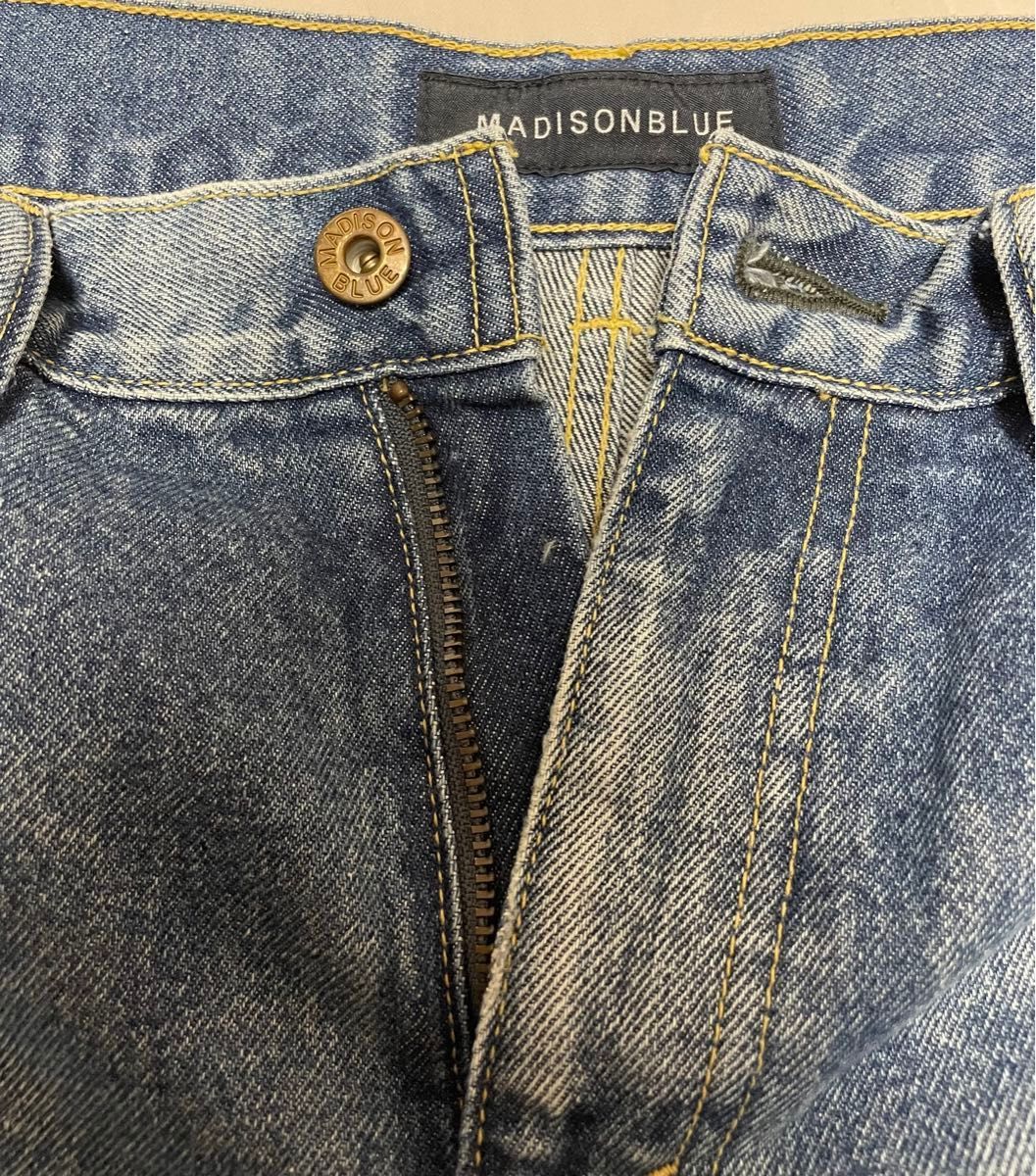 美品 38 【MADISONBLUE/マディソンブルー HEM CUT FLARE デニム 美品 38 【MADISONBLUE/マディソンブルー HEM CUT FLARE デニム