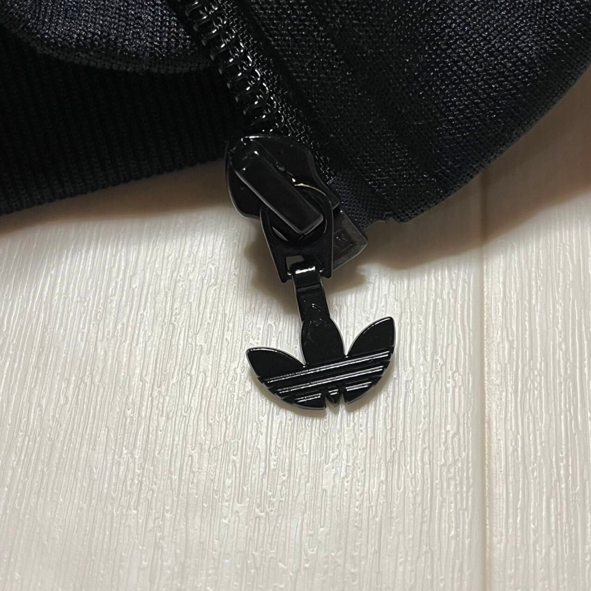 美品 アディダス オリジナルス トラックジャケット ビッグロゴ 美品 アディダス オリジナルス トラックジャケット ビッグロゴ